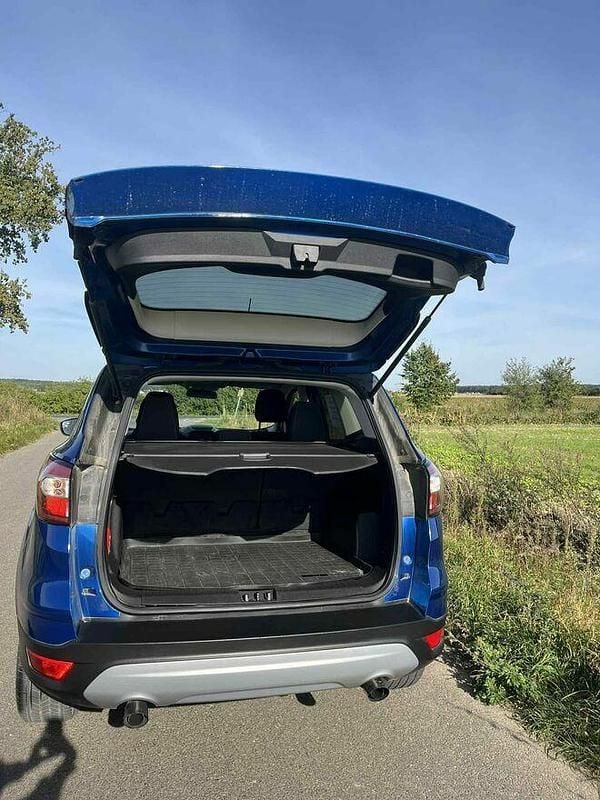 Używany Ford Kuga 2019 Niebieski SUV