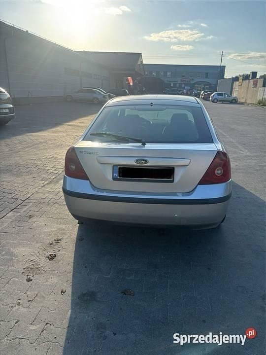 Używany Ford Mondeo 2002 Srebrny Sedan/Limuzyna