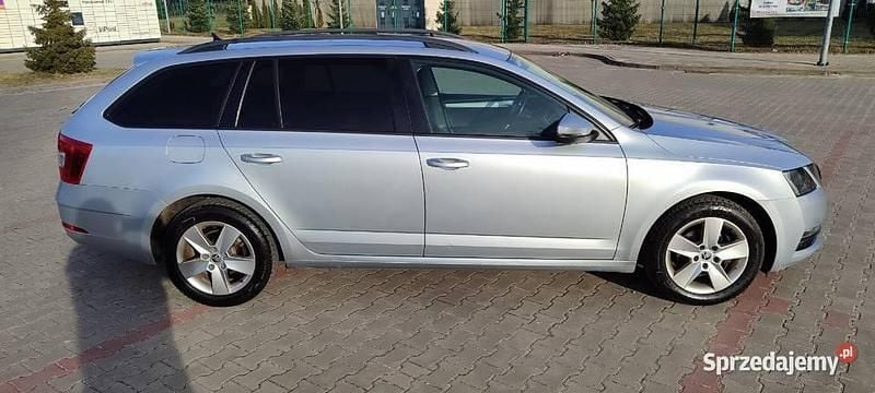 Używany Skoda Octavia 2019 Srebrny Kombi
