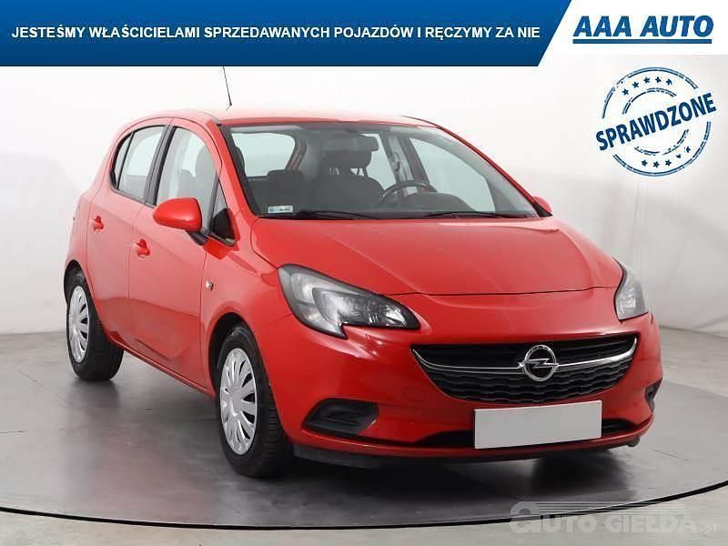Używany Opel Corsa 2015 Czerwony Hatchback