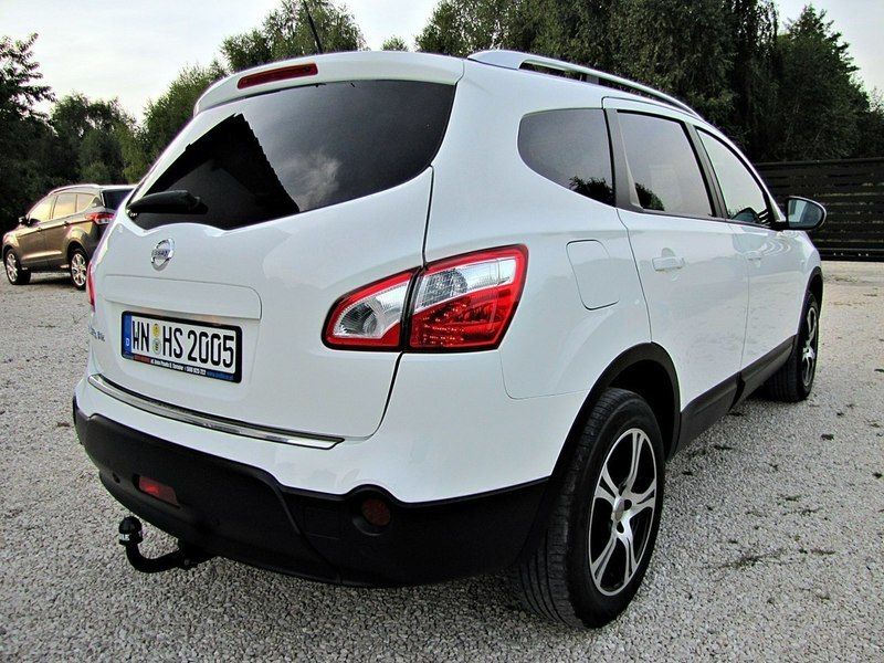 Używany Nissan Qashqai +2 140 KM (102 kW) 2010 Biały SUV