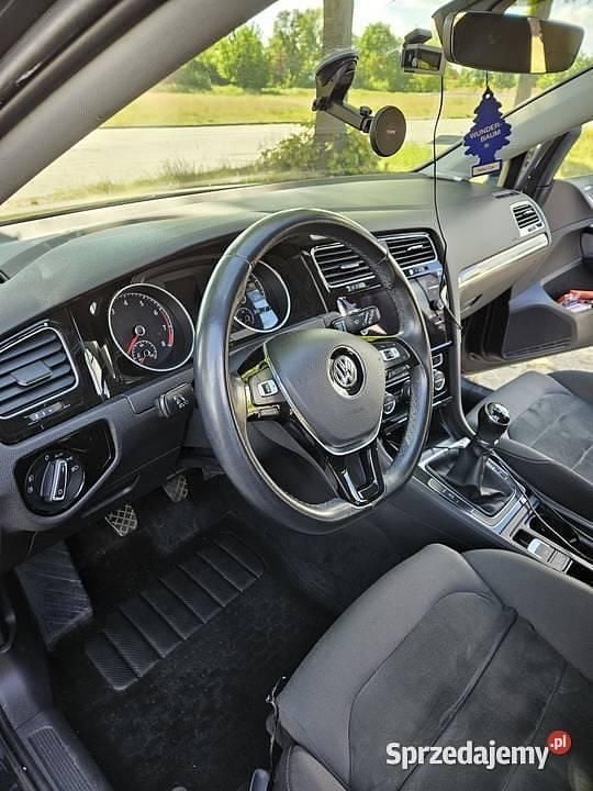 Używany VW Golf VII Highline 2018 Czarny Kombi
