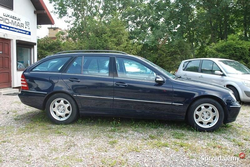 Używany Mercedes C180 Avantgarde 143 KM (105 kW) 2005