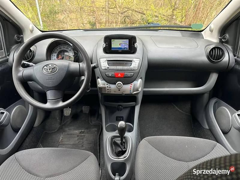 Używany Toyota Aygo 68 KM (50 kW) 2011 Czarny Hatchback