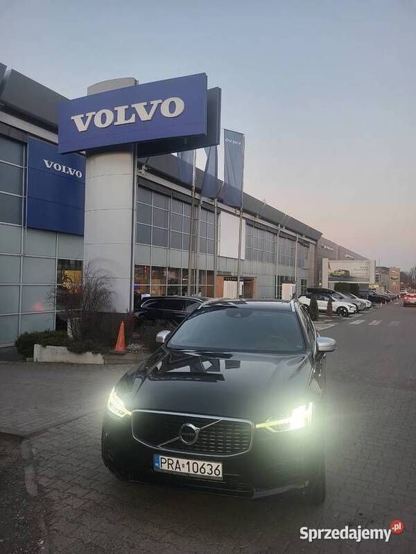 Czarny Używany 2019 Volvo XC60 R-Design SUV | 138 999 zł - Obraz 1/4