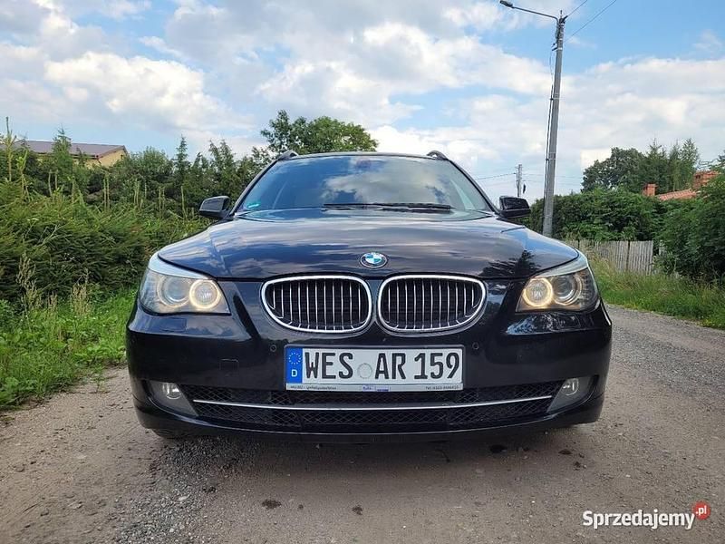Czarny Używany 2009 BMW 525 Kombi | 29 500 zł (Dość drogi) - Obraz 1/4
