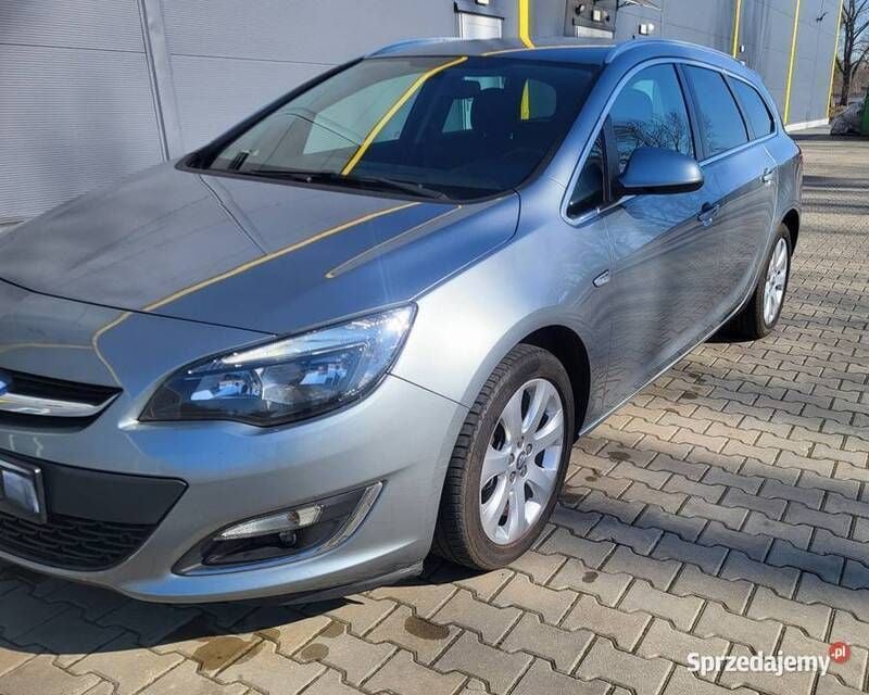 Srebrny Używany 2013 Opel Astra Sedan/Limuzyna | 24 600 zł (Uczciwa cena) - Obraz 1/4