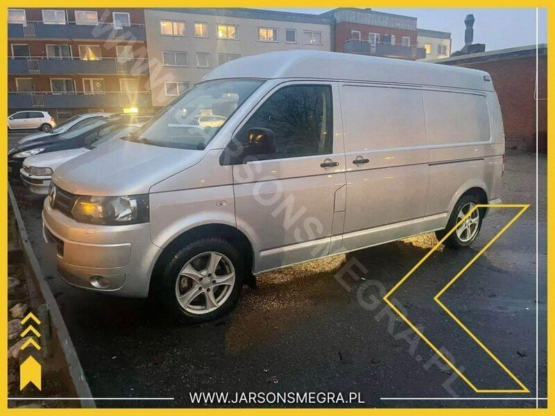 Używany VW T5 180 KM (132 kW) 2011 Srebrny Van