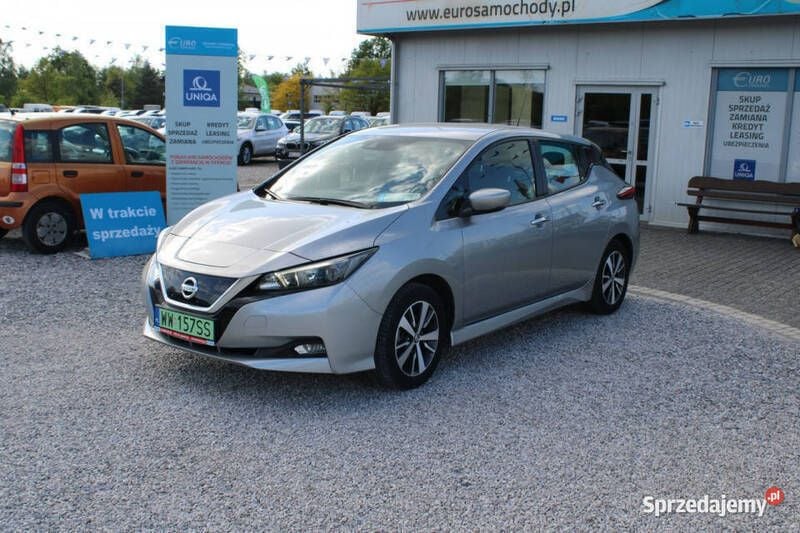 Srebrny Używany 2022 Nissan Leaf Acenta Hatchback | 65 900 zł (Dobra cena) - Obraz 1/4