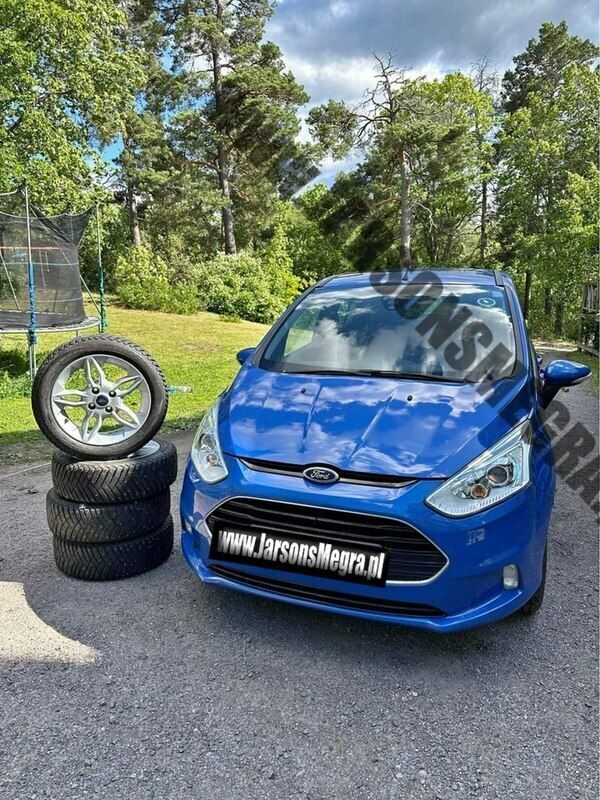 Niebieski Używany 2013 Ford B-MAX Minivan | 32 475 zł (Drogi) - Obraz 1/4