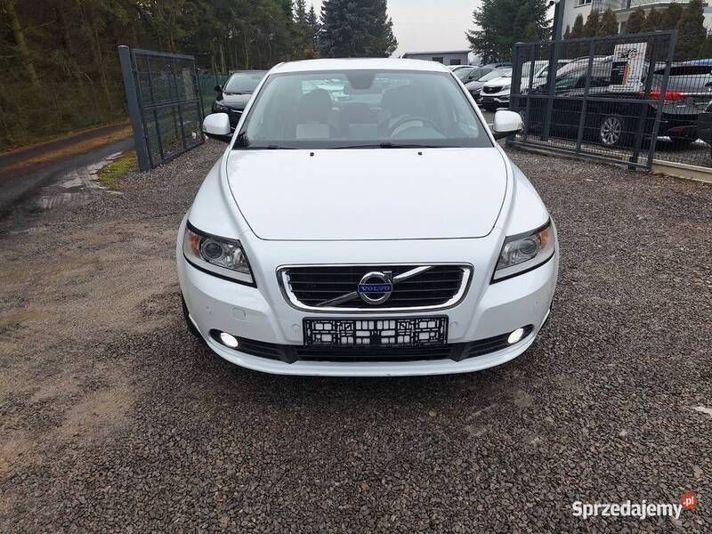 Używany Volvo S40 150 KM (110 kW) 2012 Biały Sedan/Limuzyna