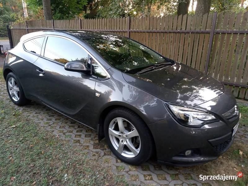 Szary Używany 2011 Opel Astra GTC Coupe | 28 400 zł (Uczciwa cena) - Obraz 1/4