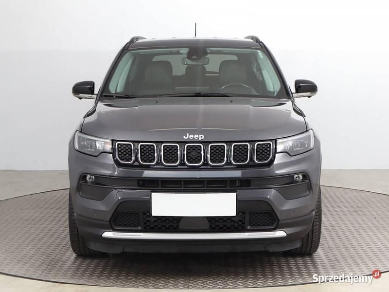 Szary Używany 2021 Jeep Compass SUV | 94 999 zł (Uczciwa cena) - Obraz 1/4