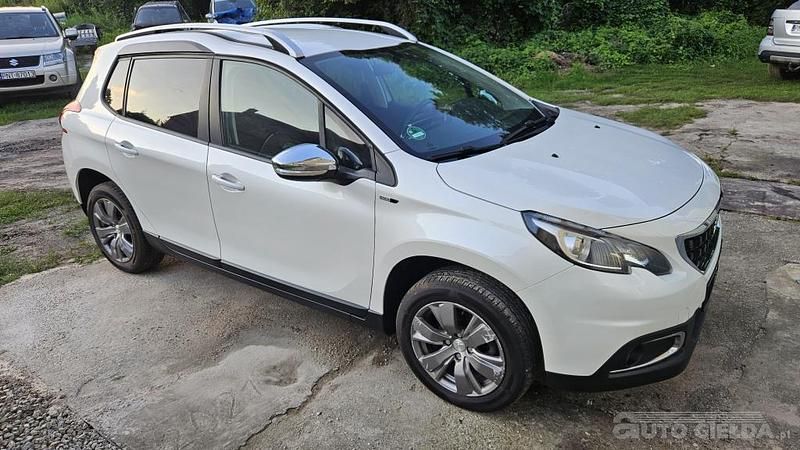 Biała perła Używany 2018 Peugeot 2008 SUV | 33 500 zł (Dobra cena) - Obraz 1/4