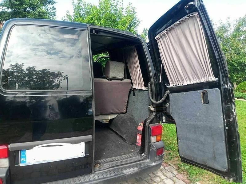 Używany VW T4 2002 Czarny Van