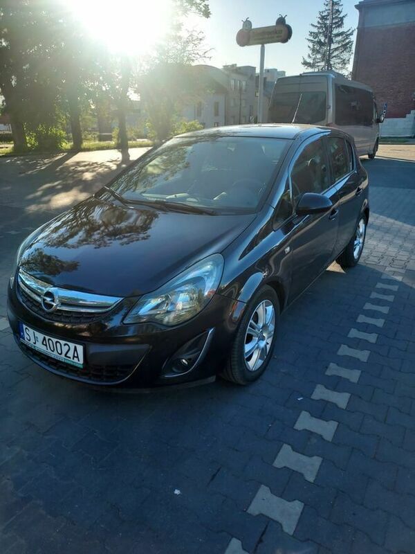 Czarny Używany 2012 Opel Corsa Hatchback | 22 900 zł (Dość drogi) - Obraz 1/4