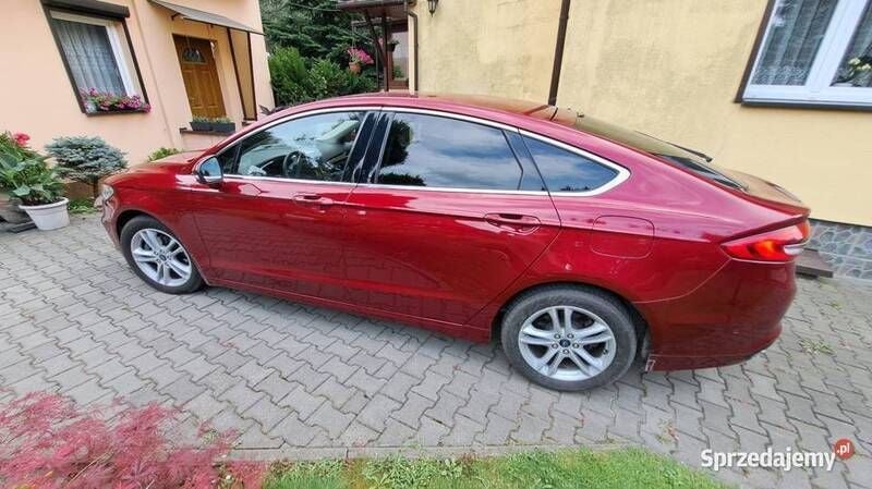 Używany Ford Mondeo Titanium 2019 Bordowy Hatchback