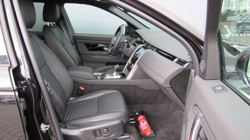 Używany Land Rover Discovery Sport S 2022 Santorini black SUV