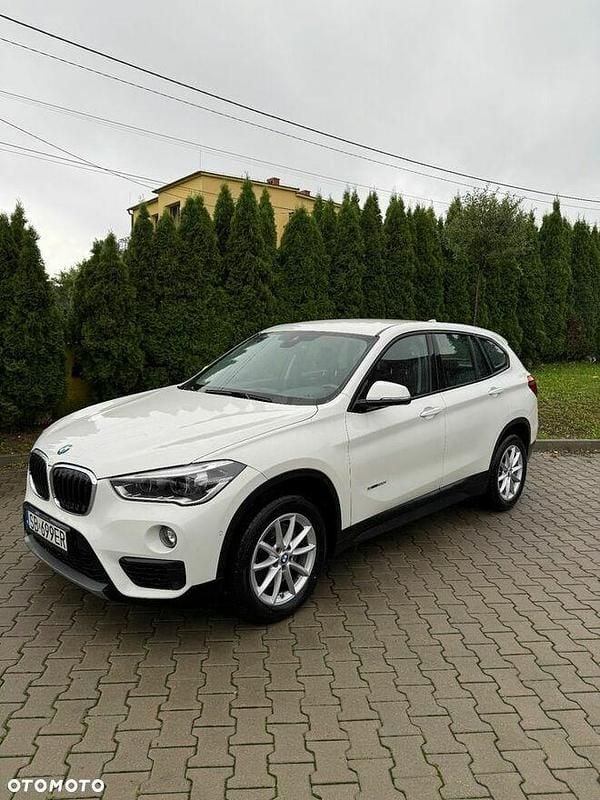 Biały Używany 2018 BMW X1 SUV | 79 900 zł (Uczciwa cena) - Obraz 1/4