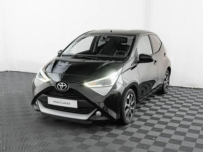 Używany Toyota Aygo X-play 72 KM (52 kW) 2019 Czarny (metalik) Hatchback