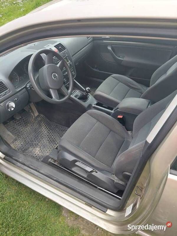 Używany VW Golf IV 2004 Złoty Hatchback