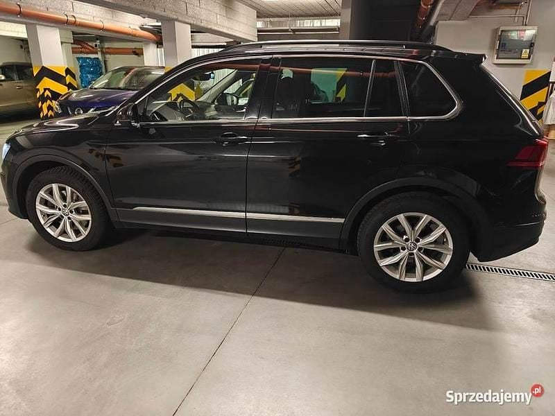 Czarny Używany 2017 VW Touran Minivan | 62 900 zł - Obraz 1/4