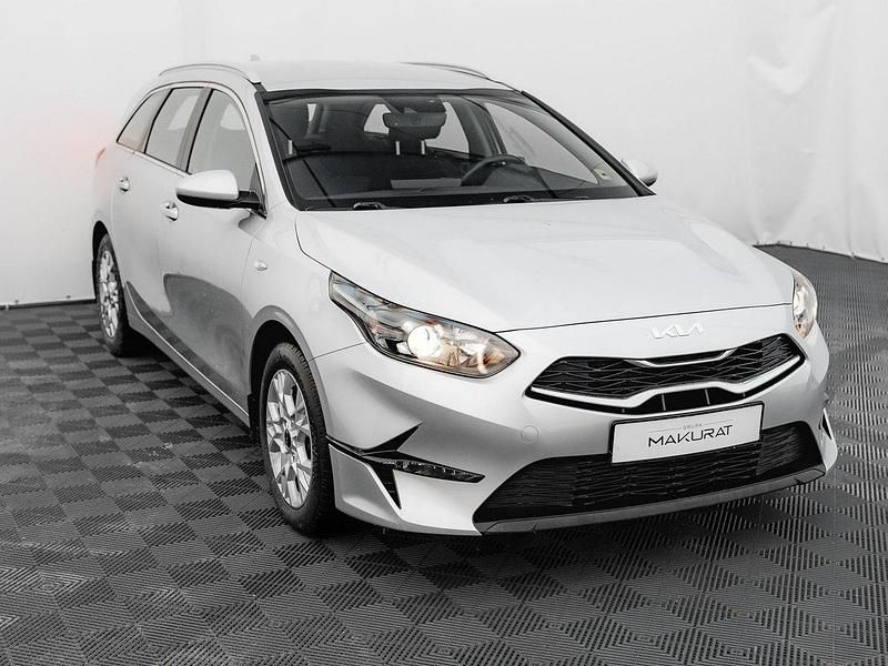 Używany Kia Ceed 160 KM (117 kW) 2022 Srebrny Hatchback