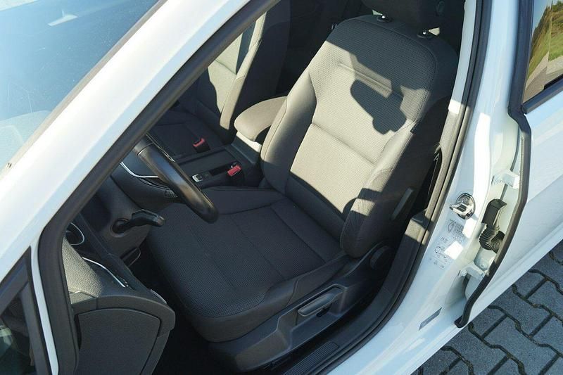 Używany VW Golf VII 115 KM (84 kW) 2019 Biały Hatchback