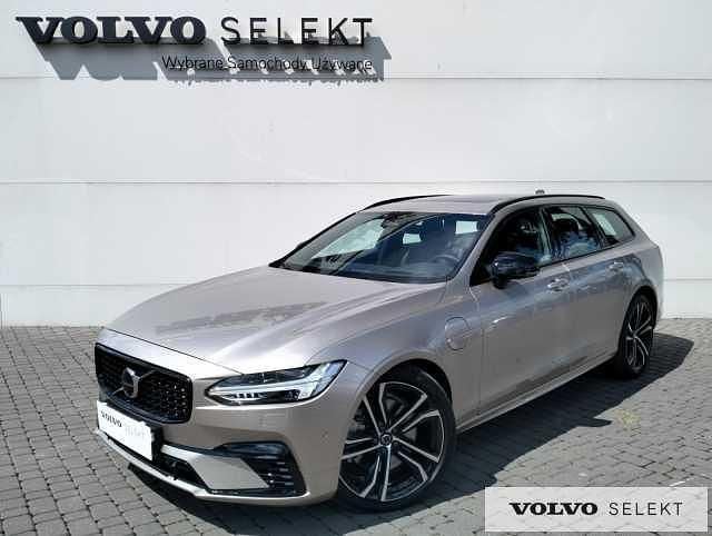 Używany Volvo V90 455 KM (334 kW) 2025 Szary Kombi