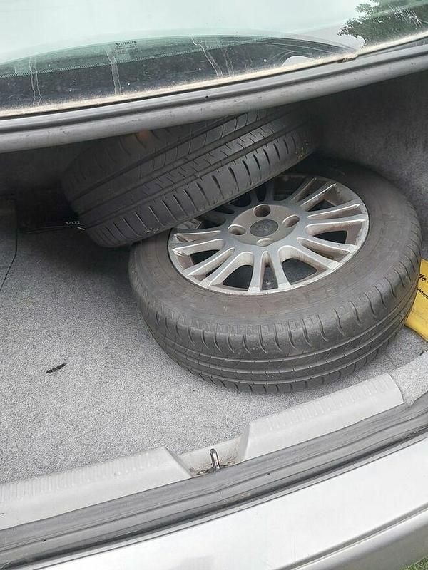 Szary Używany 2002 Volvo S40 Sedan/Limuzyna | 3700 zł - Obraz 1/4