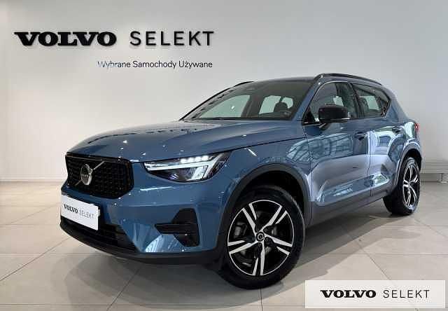 Niebieski Używany 2025 Volvo XC40 SUV | 169 900 zł (Uczciwa cena) - Obraz 1/2