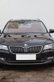 Używany Skoda Superb 120 KM (88 kW) 2017 Czarny Kombi
