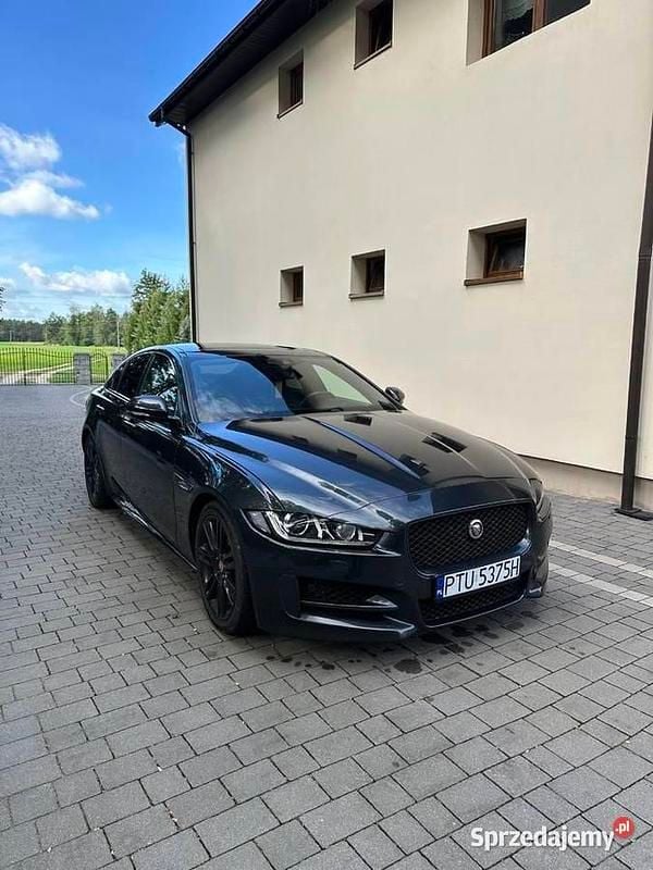 Szary Używany 2018 Jaguar XE R-Sport Sedan/Limuzyna | 55 000 zł (Dobra cena) - Obraz 1/4