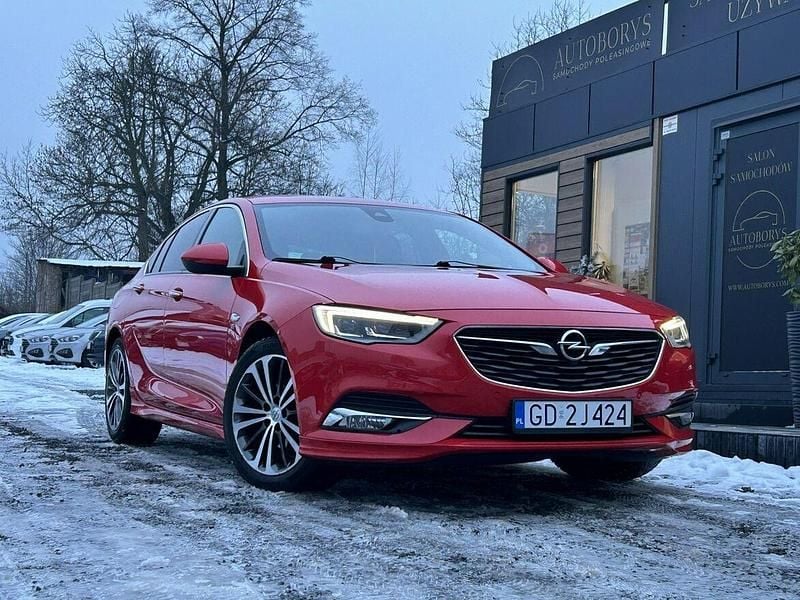 Używany Opel Insignia OPC 165 KM (121 kW) 2017 Czerwony (metalik) Sedan/Limuzyna