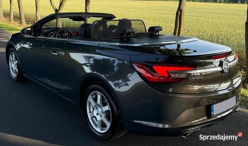 Używany Opel Cascada 2013 Grafitowy Kabriolet