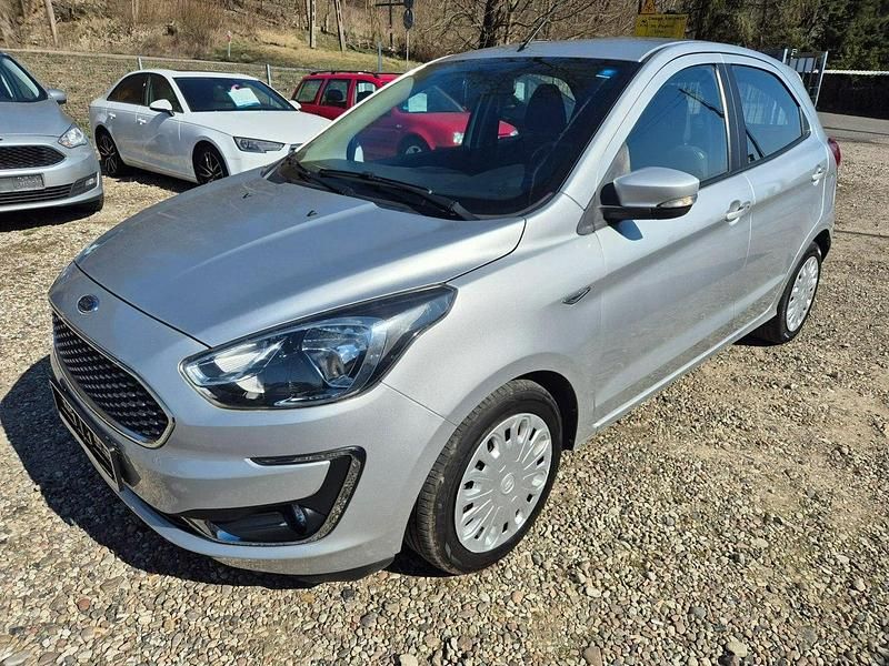 Srebrny (metalik) Używany 2018 Ford Ka Plus Hatchback | 27 900 zł - Obraz 1/4