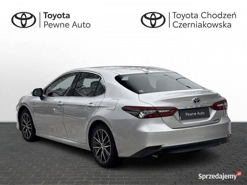 Używany Toyota Camry Executive 218 KM (160 kW) 2023 Srebrny Sedan/Limuzyna