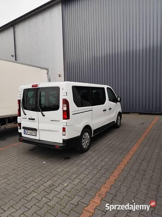 Biały Używany 2014 Renault Trafic Minivan | 28 000 zł - Obraz 1/4