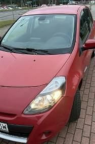 Używany Renault Clio III 101 KM (74 kW) 2010 Czerwony Hatchback