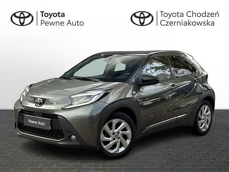 Zielony Używany 2022 Toyota Aygo X Style SUV | 66 900 zł - Obraz 1/4