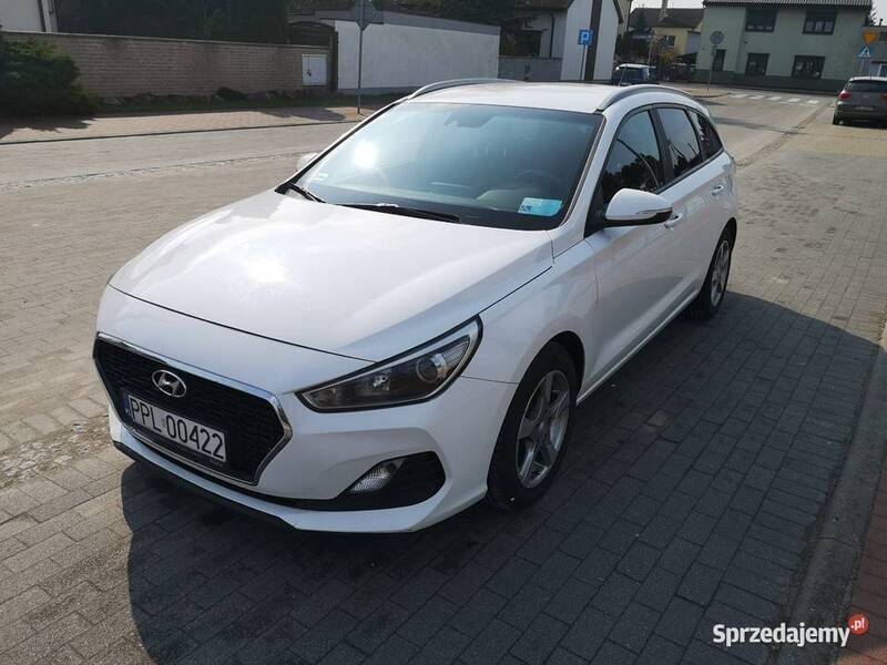 Używany Hyundai i30 2019 Biały Sedan/Limuzyna