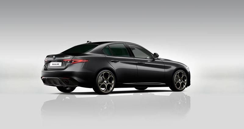 Nowe Alfa Romeo Giulia 280 KM (205 kW) 2025 Lakier metalizowany czarny  volcano black Sedan/Limuzyna