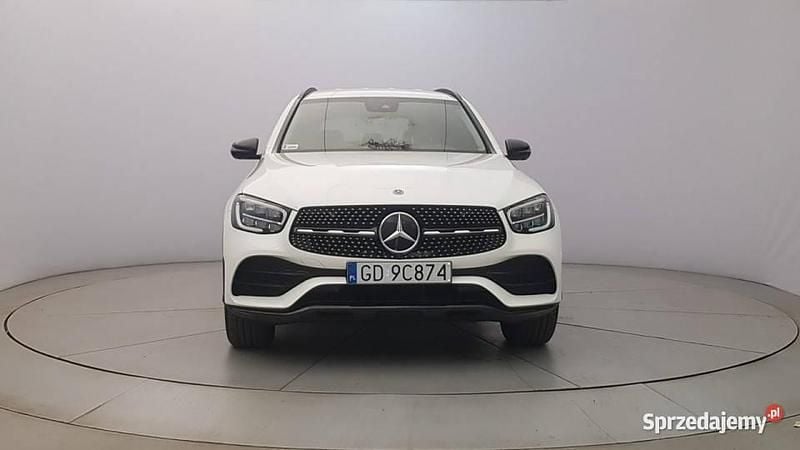 Biały Używany 2022 Mercedes GLC200 SUV | 189 850 zł (Uczciwa cena) - Obraz 1/4
