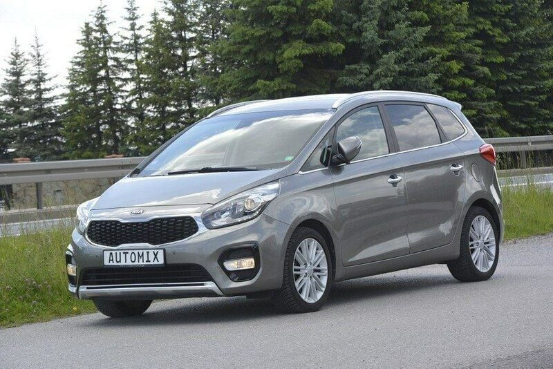 Używany Kia Carens 135 KM (99 kW) 2018 Zielony Minivan