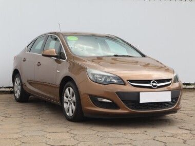 Brązowy Używany 2017 Opel Astra Sedan/Limuzyna | 31 499 zł (Dobra cena) - Obraz 1/4
