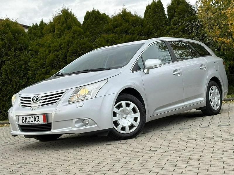 Szary (metalik) Używany 2011 Toyota Avensis Kombi | 28 777 zł (Uczciwa cena) - Obraz 1/4