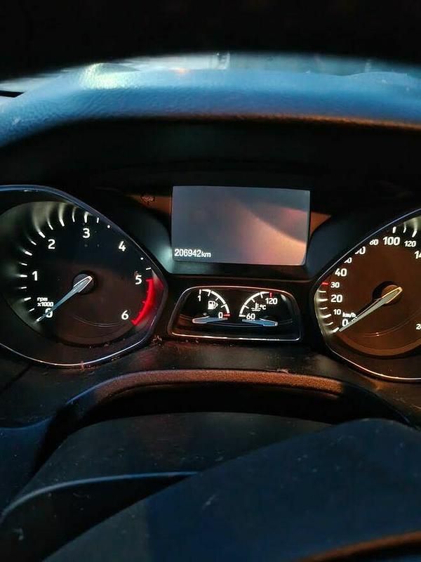 Szary Używany 2018 Ford Focus Kombi | 22 000 zł (Super Cena) - Obraz 1/4