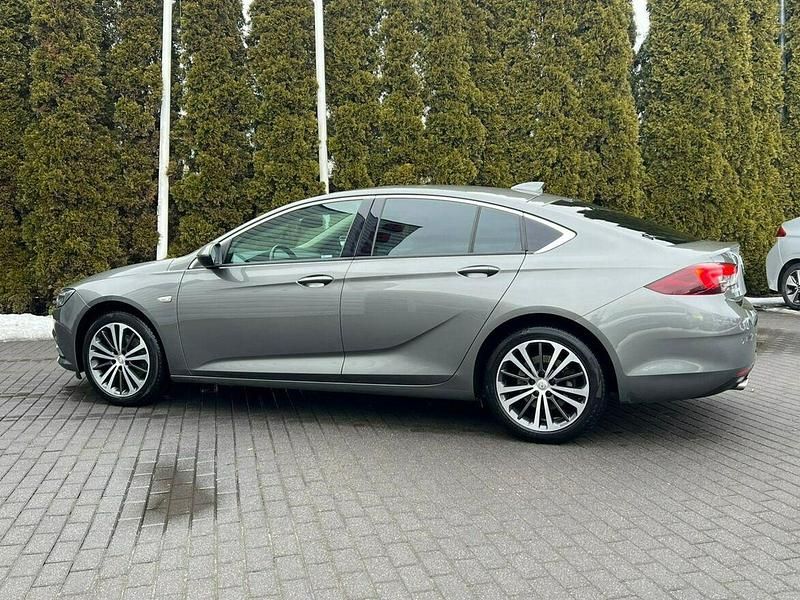 Używany Opel Insignia 210 KM (154 kW) 2018 Szary (metalik) Hatchback