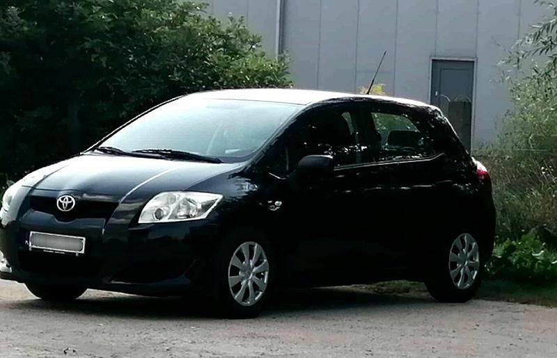 Czarny Używany 2009 Toyota Auris Hatchback | 13 999 zł (Dość drogi) - Obraz 1/4