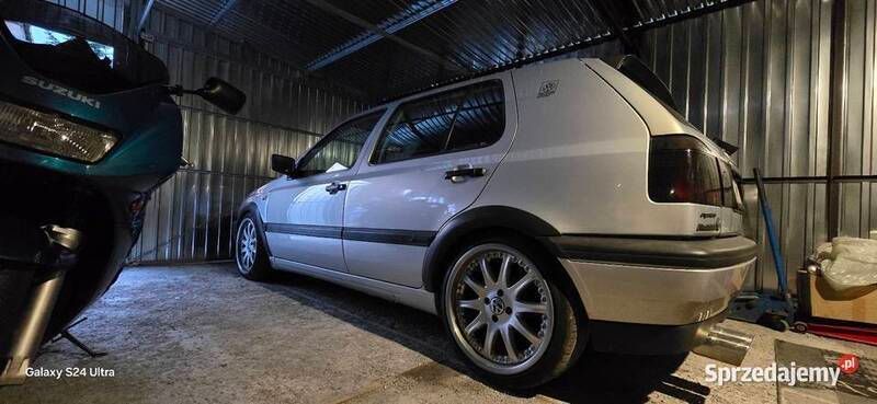 Srebrny Używany 1997 VW Golf III Hatchback | 10 000 zł (Uczciwa cena) - Obraz 1/4